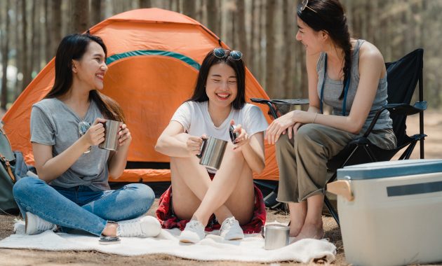 berkumpul bersama teman untuk menyembuhkan "overthinking"
